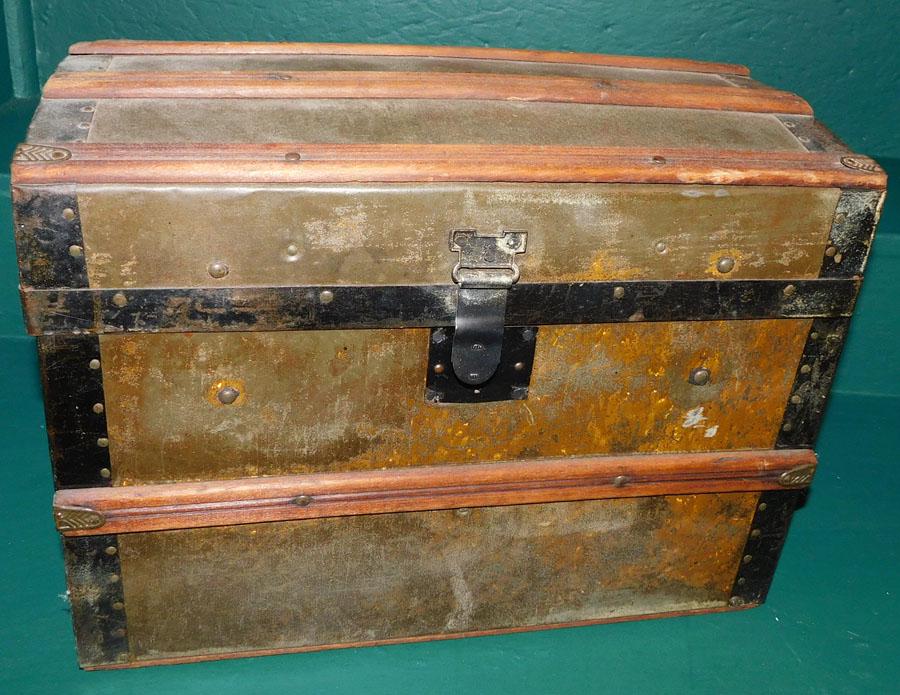 Antique Doll Trunk (1 of 3)