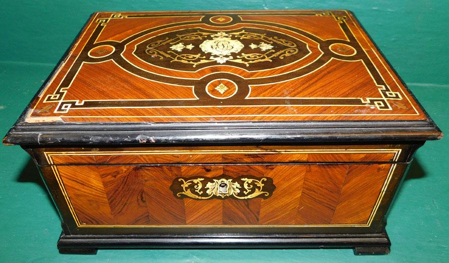 Rosewood & Ebony Inlaid Dresser Box: Rosewood & Ebony Inlaid Dresser Box. 10 3/4" W 8" D 5 1/2" H