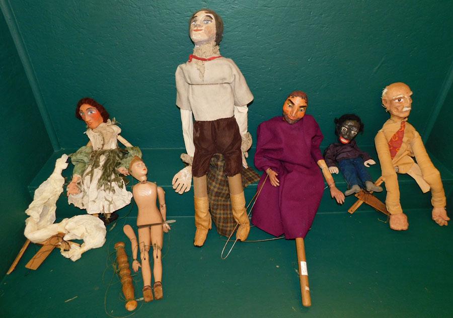 6 Vintage Puppets (1 of 4)