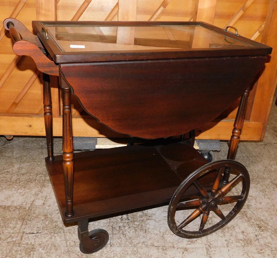 Mahogany Tea Cart: Mahogany Tea Cart. 26 1/4" W 16" D 29 1/3" H