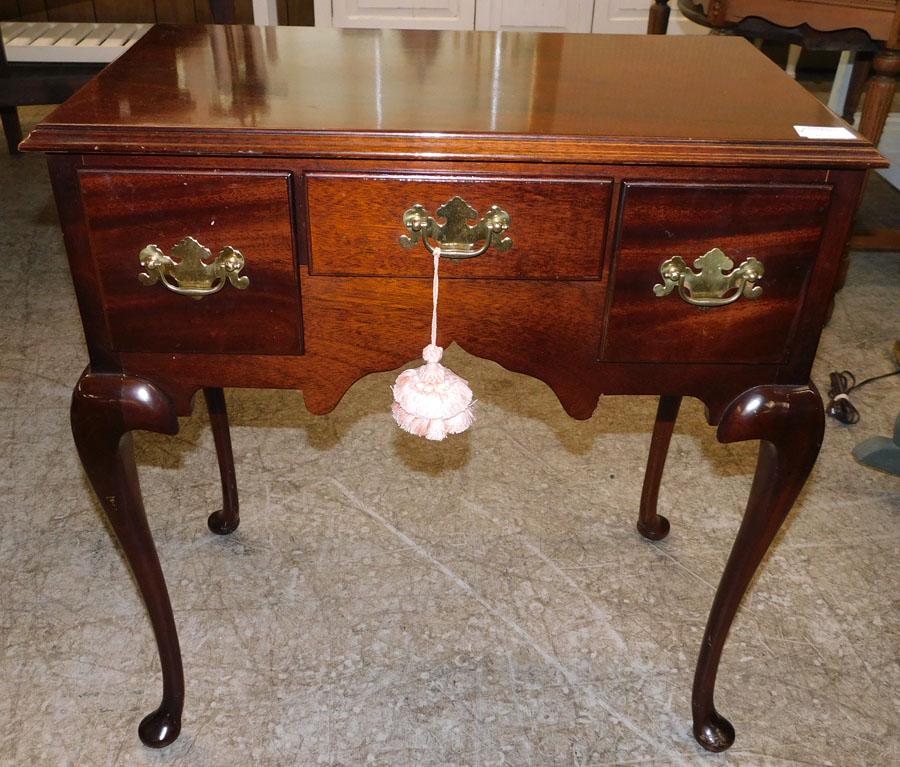 Mahogany Queen Anne Lowboy: Mahogany Queen Anne Lowboy. 25 1/2" W 15" D 28 1/2" H