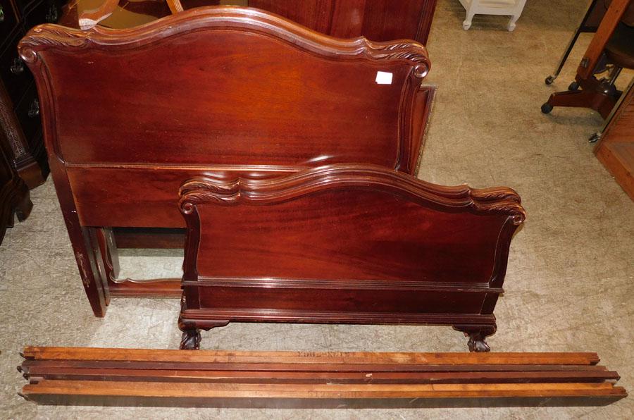 Pair of Mahogany Twin Beds by Kling: Pair of Mahogany Twin Beds by Kling. 40 3/4" W 41" H