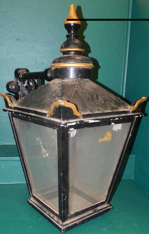 Cast Aluminum Street Light (1 of 4)