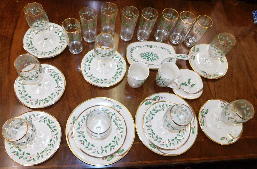31 Pc Lenox Holiday Dinnerware & Glassware (1 of 4)