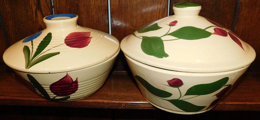 Two Watt Pottery Covered Casseroles (1 of 4)