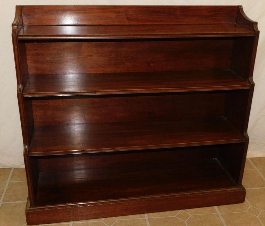 19th C Mahogany Bookcase (Missing Small Molding) (1 of 4)
