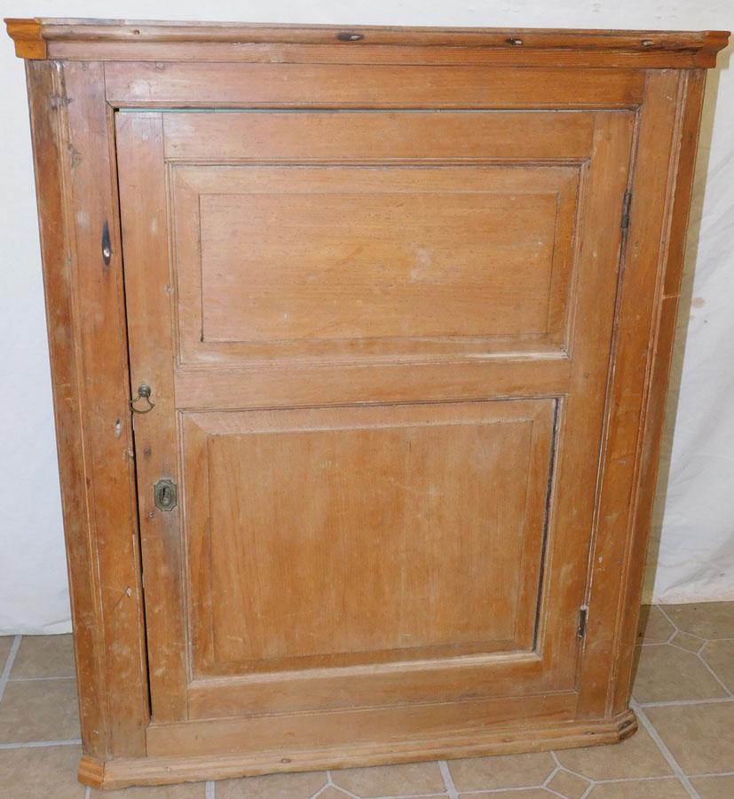 19th C Scrubbed Pine Hanging Corner Cabinet (1 of 3)