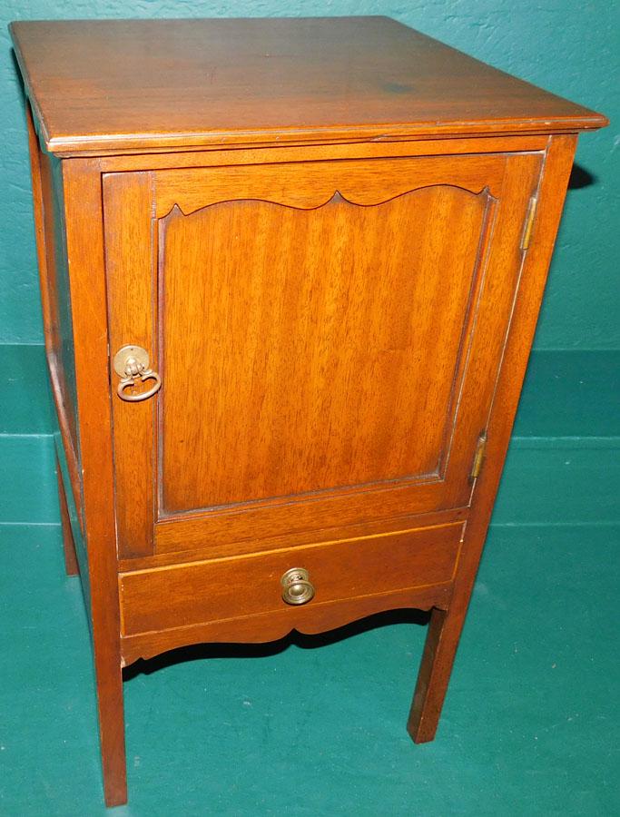 19th C Mahogany One Drawer One Door Commode (1 of 4)
