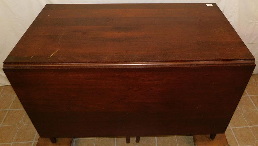 Mahogany Drop Leaf Dining Table By Craftique: Mahogany Drop Leaf Dining Table By Craftique. 72 1/2" W 47" D 30 1/2" H