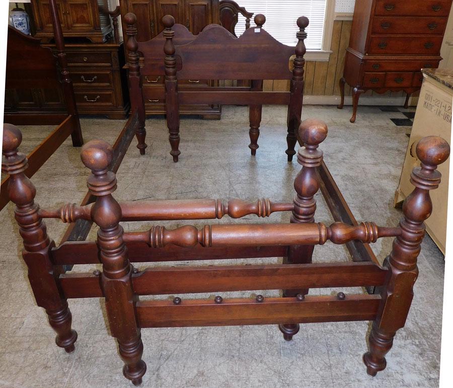 Pr Cherry Cannonball Twin Beds By Davis Cabinet Co.: Pair Cherry Cannonball Twin Beds By Davis Cabinet Co.. 43 1/4" W 83 3/4" D 47 1/2" H