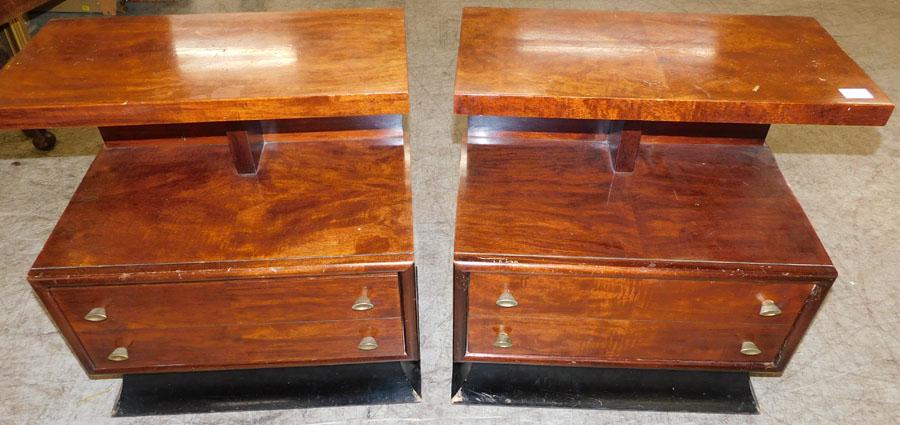 Pr Walnut MCM Night Stands By Sieling Furniture Co.: Pair Walnut Mid-Century Modern Night Stands By Sieling Furniture Co.. 24" W 15" D 26" H