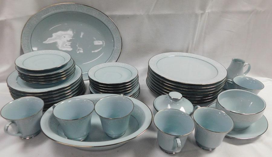 41 Pc Noritake Fidelity China: 41 Pc Noritake Fidelity China .