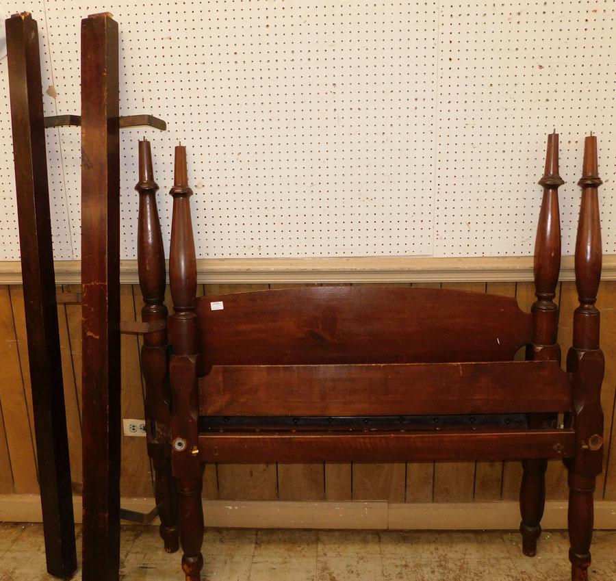 Antique Cherry 4 Poster Full Size Bed: Antique Cherry 4 Poster Full Size Bed. 54 1/4" W 59" H