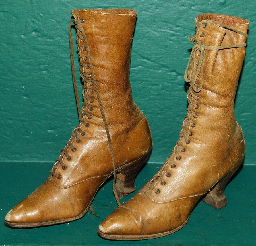 Pair of Leather Victorian Ladies Boots: Pair of Leather Victorian Ladies Boots. 11" H