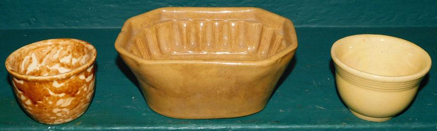 Yelloware Mold & Speckledware/Yelloware Bowls: Antique Yelloware Mold & Small Speckledware/Yelloware Bowls. Up to 6 3/4" W