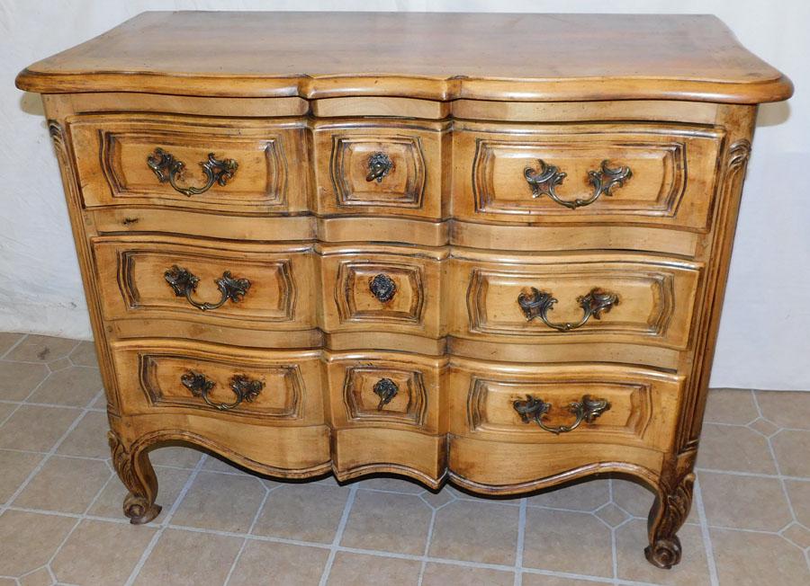 Walnut French 3 Dr Commode by Bloomingdales: Walnut French 3 Drawer Commode by Bloomingdales. 39 1/4" W 19" D 31 1/2" H