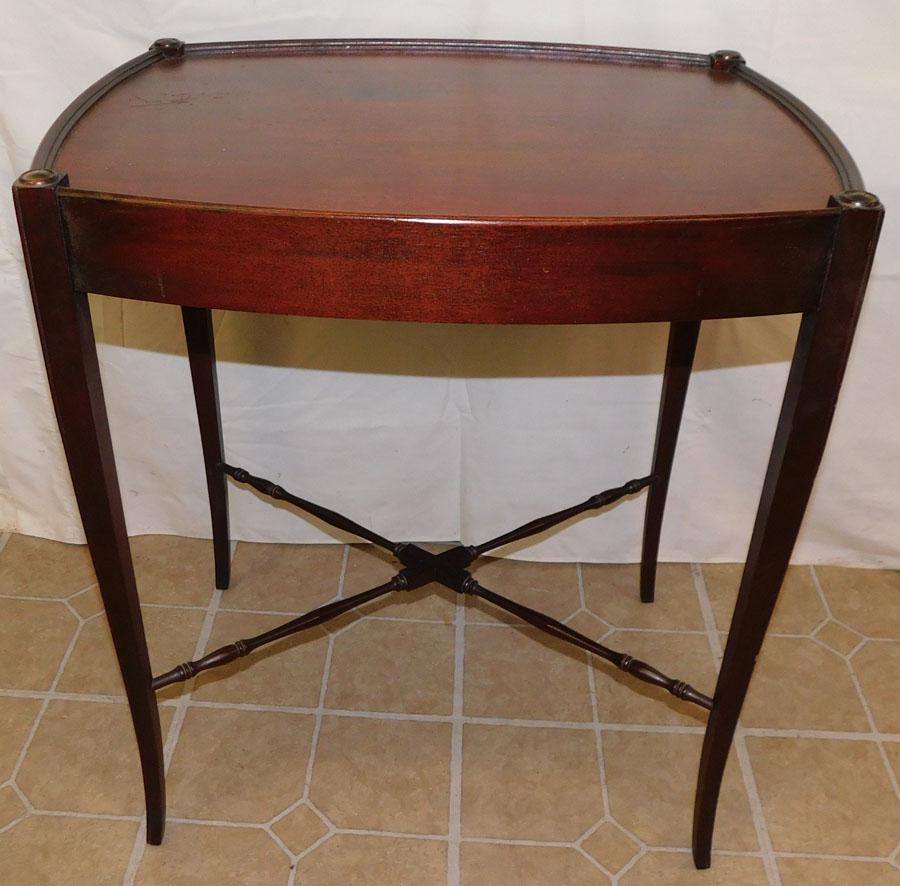 Mahogany Tea Table with Stretcher Base: Mahogany Tea Table with Stretcher Base. 23 1/4" W 18 1/4" D 26 1/2" H