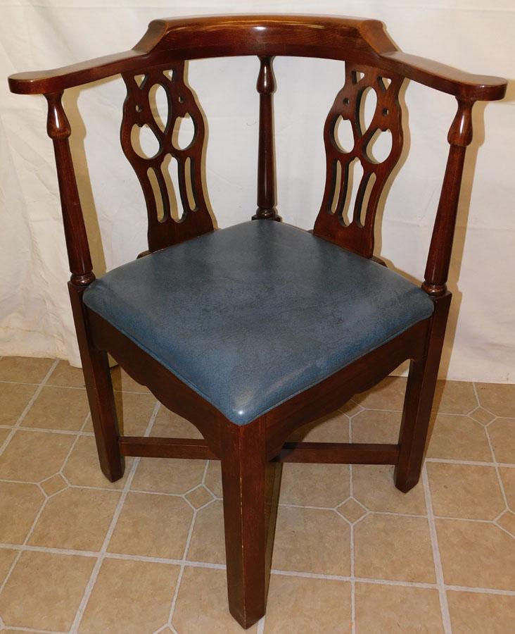 Cherry Corner Chair by Fairfield: Cherry Corner Chair by Fairfield. 33 3/4" H