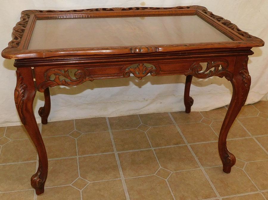 Mahogany inlaid tea table with tray top: Mahogany inlaid tea table with tray top. 30" W 20 1/2" D 20 1/2" H