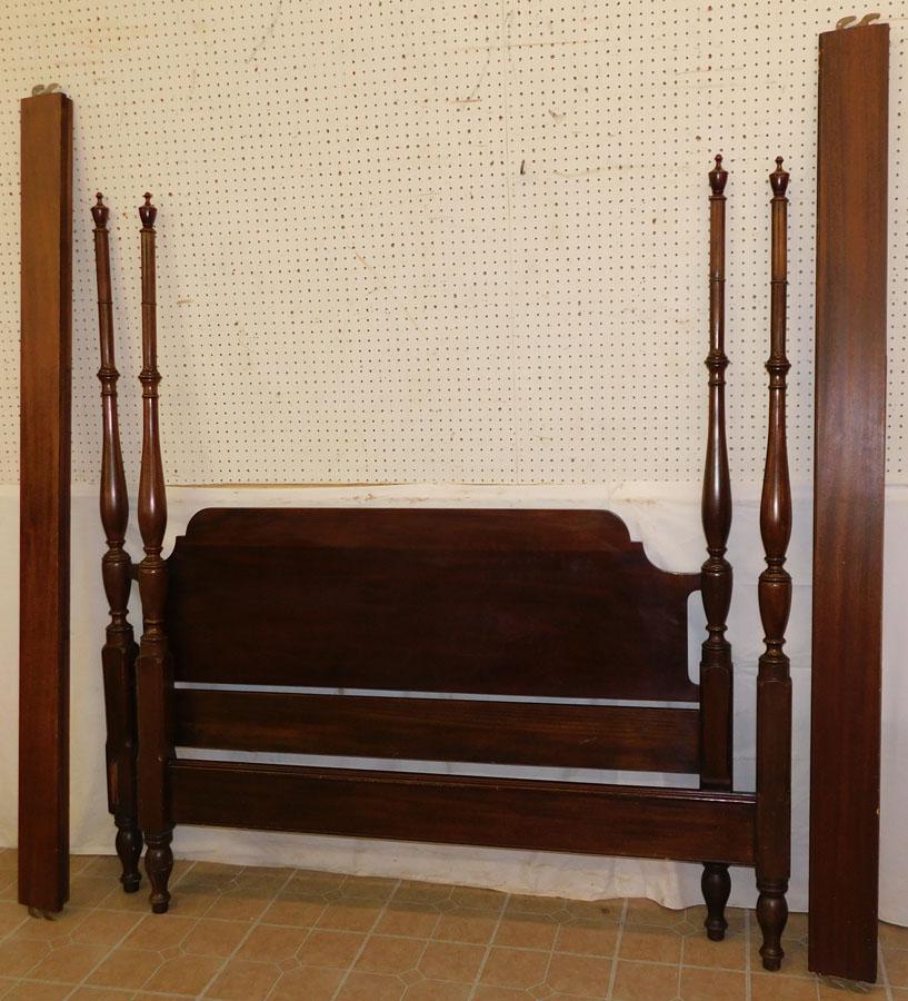 Mahogany 4 Poster Bed by Henkel Harris: Mahogany 4 Poster Bed by Henkel Harris . 73" H
