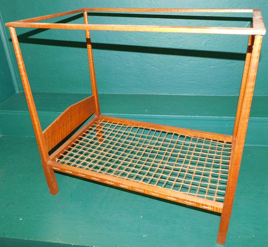 Tiger Maple Pencil Post Doll Bed (1 of 4)