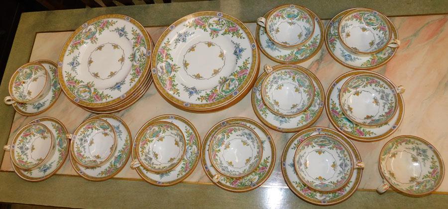 33 Pc Minton China (1 of 4)