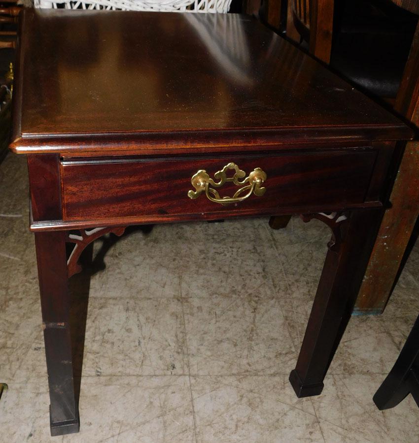 Mahogany Chippendale End Table By Henredon: Mahogany Chippendale End Table By Henredon. 21" W 27" D 22 1/2" H