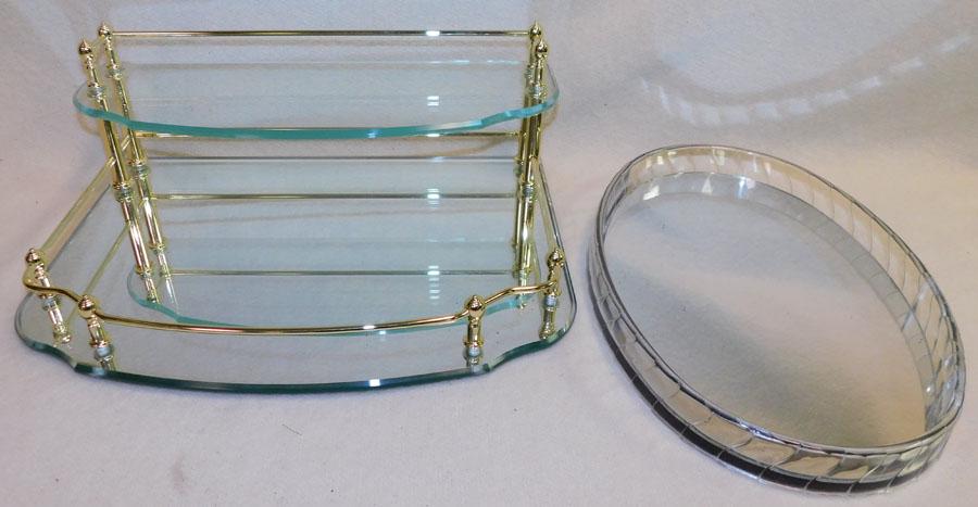 Mirrored Lucite Plateau -- Mirrored Dresser Stand: Mirrored Lucite Plateau -- Mirrored Dresser Stand.