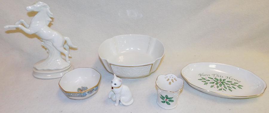 Lot Lenox Porcelain -- Porcelain Horse: Lot Lenox Porcelain -- Porcelain Horse.