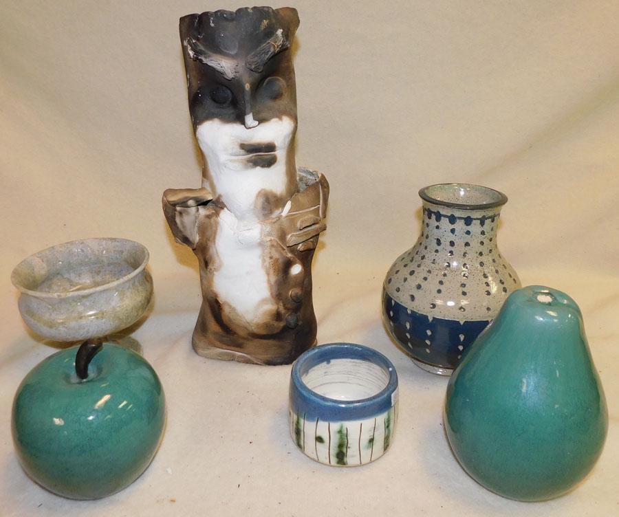 Box Lot Pottery Decorator Items: Box Lot Pottery Decorator Items.