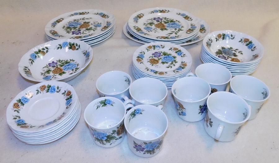 Lot Ridgeway Ironstone English Dinner Ware: Lot Ridgeway Ironstone English Dinner Ware.