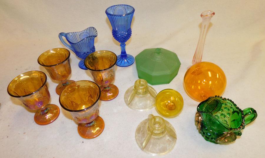 Lot Colored Glass: Lot Colored Glass.