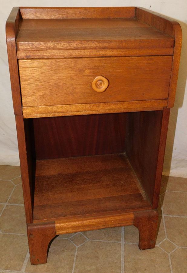 Mahogany One Drawer Night Stand: Mahogany One Drawer Night Stand. 16 1/4" W 15" D 28 3/4" H