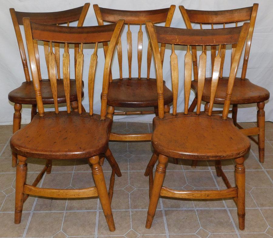 Set 5 Antique Arrow Back Dining Chairs: Set 5 Antique Arrow Back Dining Chairs. 33" H