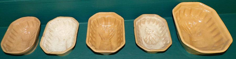 5 Pc Antique Yellow Ware Molds (1 of 4)
