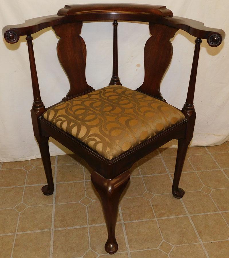Mahogany Queen Anne Henkel Harris Corner Chair (1 of 4)
