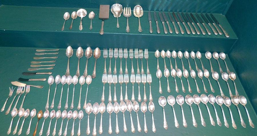 121 Pc Lunt Sterling Flatware In Box (1 of 9)