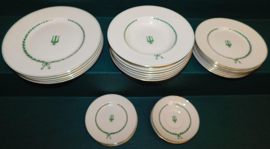 30 Pc Minton China (1 of 3)