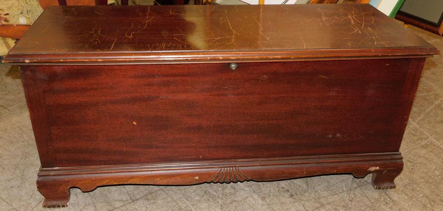 Mahogany Cedar Lined Blanket Chest by Lane: Mahogany Cedar Lined Blanket Chest by Lane. 48" W 19" D 21" H