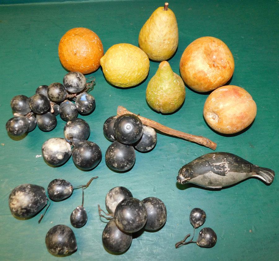 Lot Of Stone/Alabaster Fruit: Lot Of Stone/Alabaster Fruit.