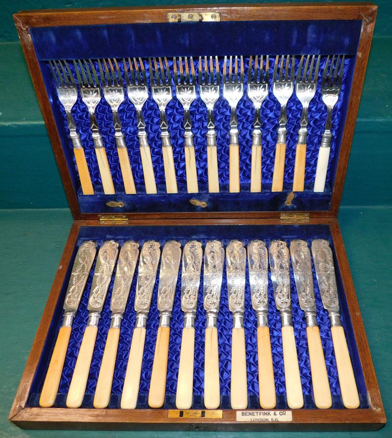 SP & Bone Handle Fish Set W/ Walnut Box: SP & Bone Handle Fish Set W/ Walnut Box. 14" W 10" D 2 1/2" H (Box)