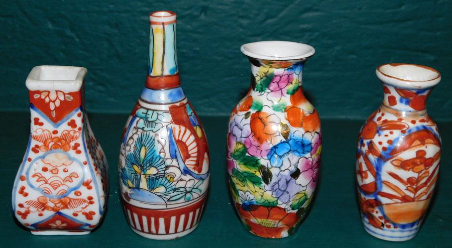 4 Antique Miniature Imari Vases: 4 Antique Miniature Imari Vases. 4 3/4" H