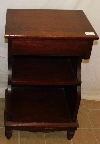 Mahogany Night Stand By Hickory Chair Co.: Mahogany Night Stand By Hickory Chair Co. . 16 1/4" W 11 1/4" D 28 1/4" H