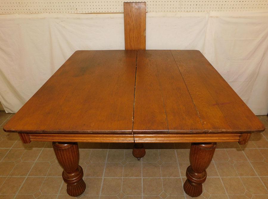 Antique Oak Dining Table W/ 1 Leaf: Antique Oak Dining Table W/ 1 Leaf. 45 1/2" W 46" D 30 1/2" H