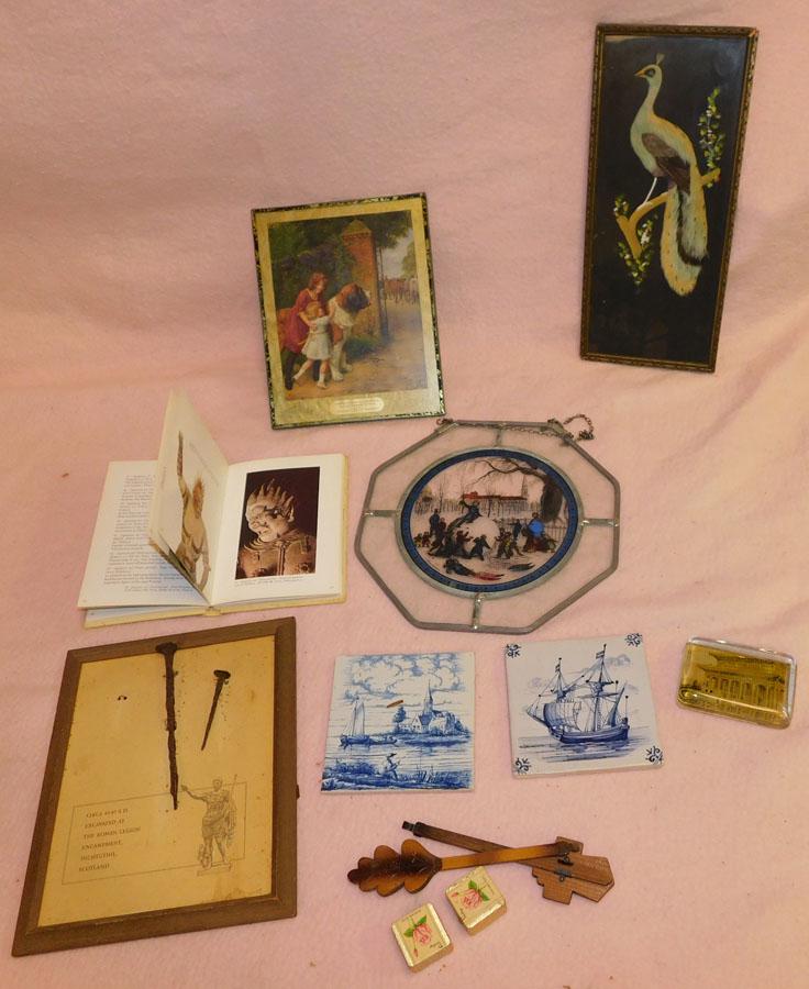 Lot Delft Tiles -- Sun Catcher -- Picture Frames: Lot Delft Tiles -- Sun Catcher -- Picture Frames.