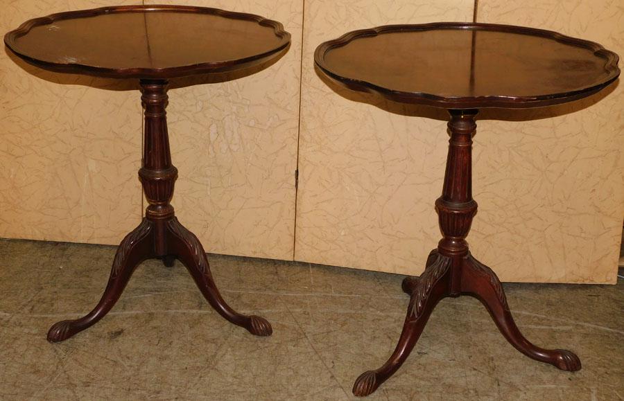 Pair of Mahogany Dish Top Tea Tables: Pair of Mahogany Dish Top Tea Tables. 24 1/4" Dia. X 27 1/2" H