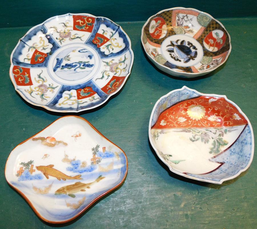 Four Imari Porcelain Bowls & 1 Tray (1 of 2)