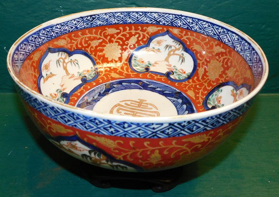 19th C Imari Punch Bowl & Stand (1 of 4)
