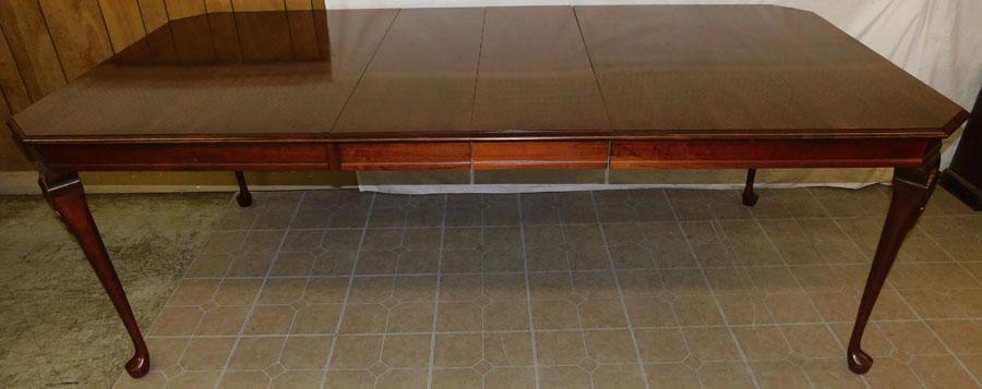 Cherry Queen Anne Table W/ 2 Leaves By Colonial Furn. (1 of 4)