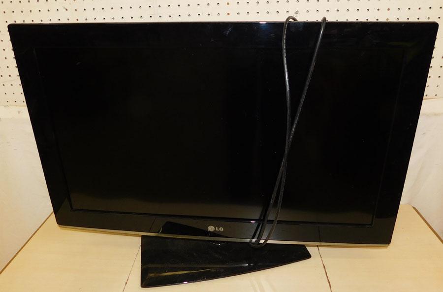 32" LG Flat Screen TV (1 of 2)